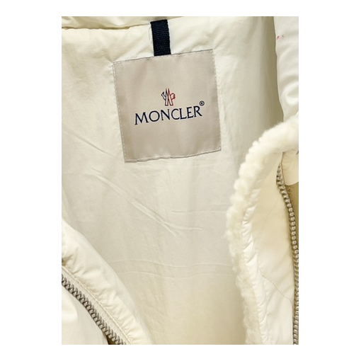 Moncler Jotty Panelled Puffer Jacket – Design-Forward Premium Down