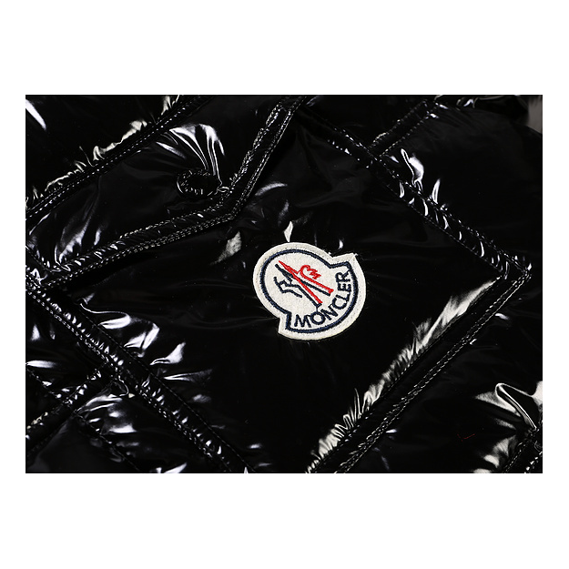 Moncler Contrast-Trim Glossy Hooded Puffer Jacket – Contrast Trim Glossy Shell Graphic Design
