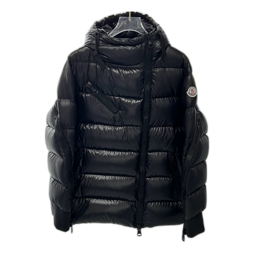 Moncler Liriope Asymmetric-Zip Hooded Puffer Jacket – Distinctive Design