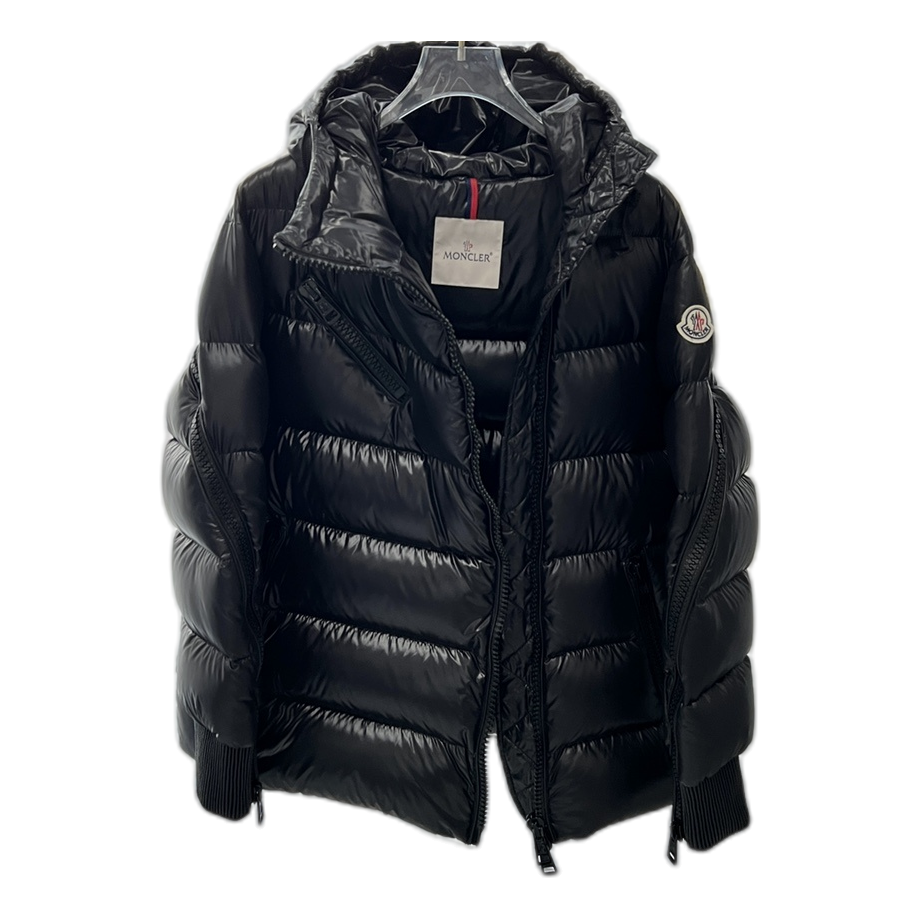 Moncler Liriope Asymmetric-Zip Hooded Puffer Jacket – Distinctive Design