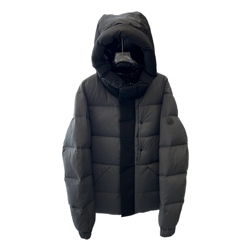 Moncler Contrast-Hood Colour-Block Puffer Jacket – Graphic Color Block Contrast Hood Premium Down