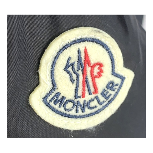 Moncler Cinched-Waist Fur-Trim Hooded Puffer Jacket – Black Cinched Waist Fur Trim Hood
