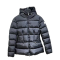 Moncler Drawstring-Hood Fitted Puffer Jacket – Adjustable Hood Tailored Fit Premium Down