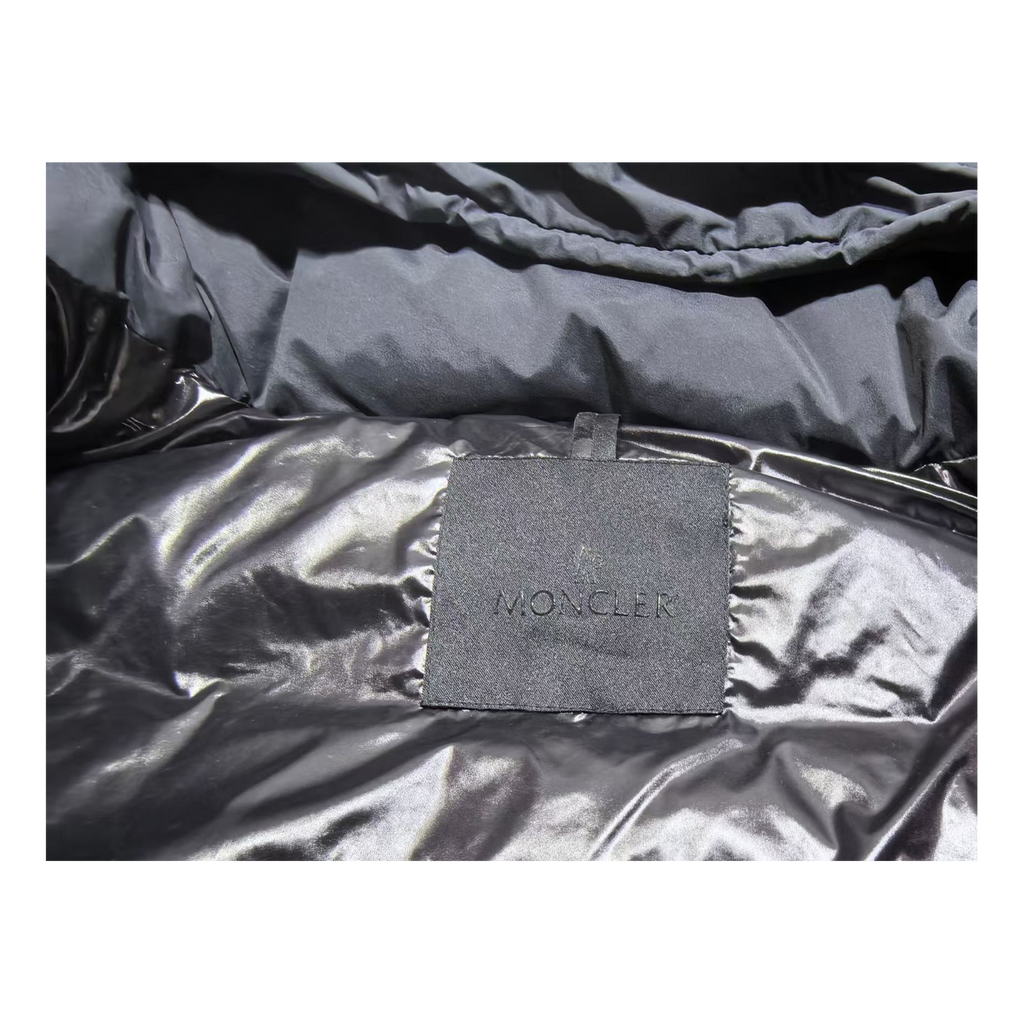 Moncler Madeira Hooded Puffer Jacket – Everyday Luxury