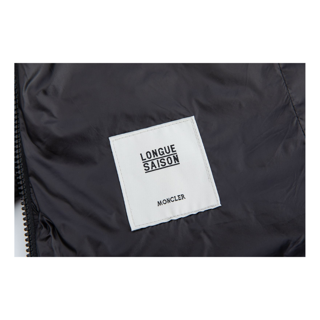 Moncler Gles Fitted Hooded Puffer Jacket – Body-Fit Premium Down